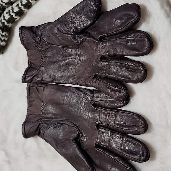 ASSORTMENT OF  GLOVES FOR FAMILY AND FRIENDS 🧡 - Picture 4 of 8